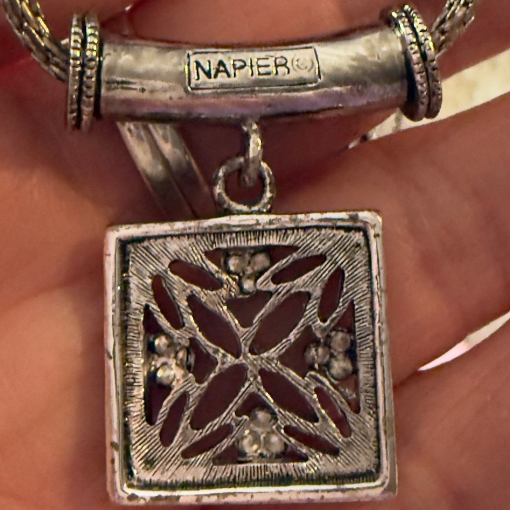 Vintage Napier silver tone filigree 3 strand necklace Women’s costume jewelry - Picture 6 of 6